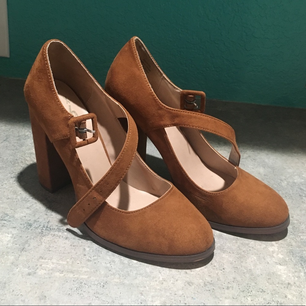 Mix No. 6 brown suede heels